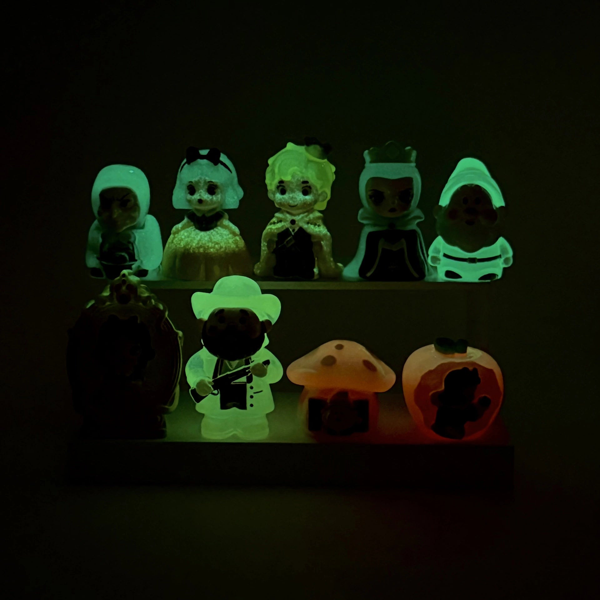 Luminous Snow White